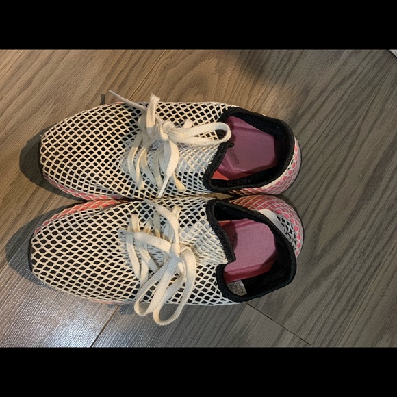 Adidas Deerupt shoes - Picture 1 of 3